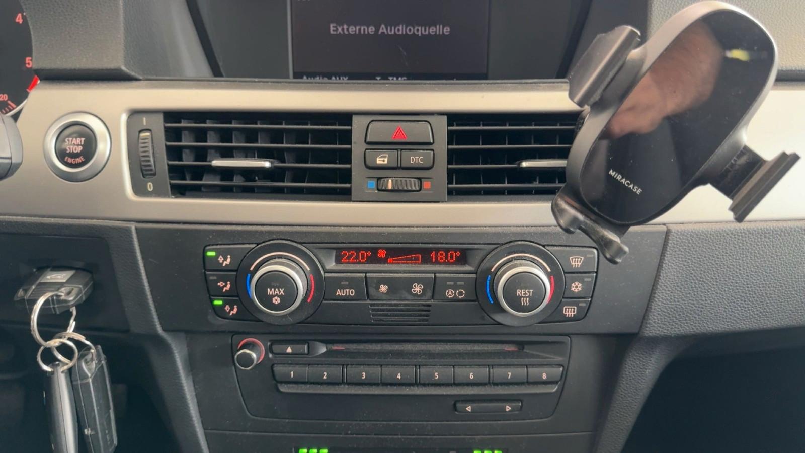 BMW 318d Touring 143 ch BVM / 133 927 km / Toit pano / Cuir / Sièges chauffants / Chaine changée