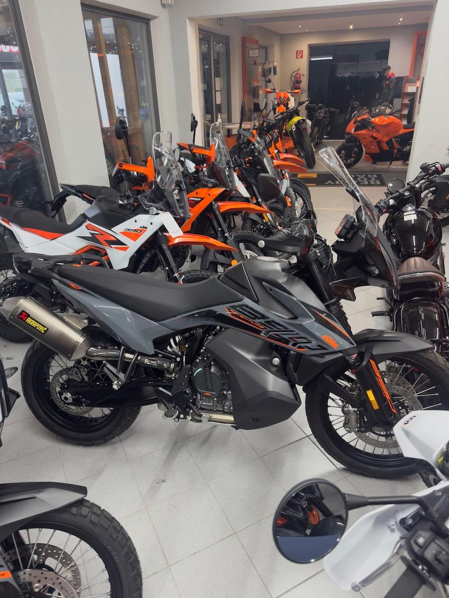 KTM 890 Adventure Akrapovic Techpack EZ:12/2025