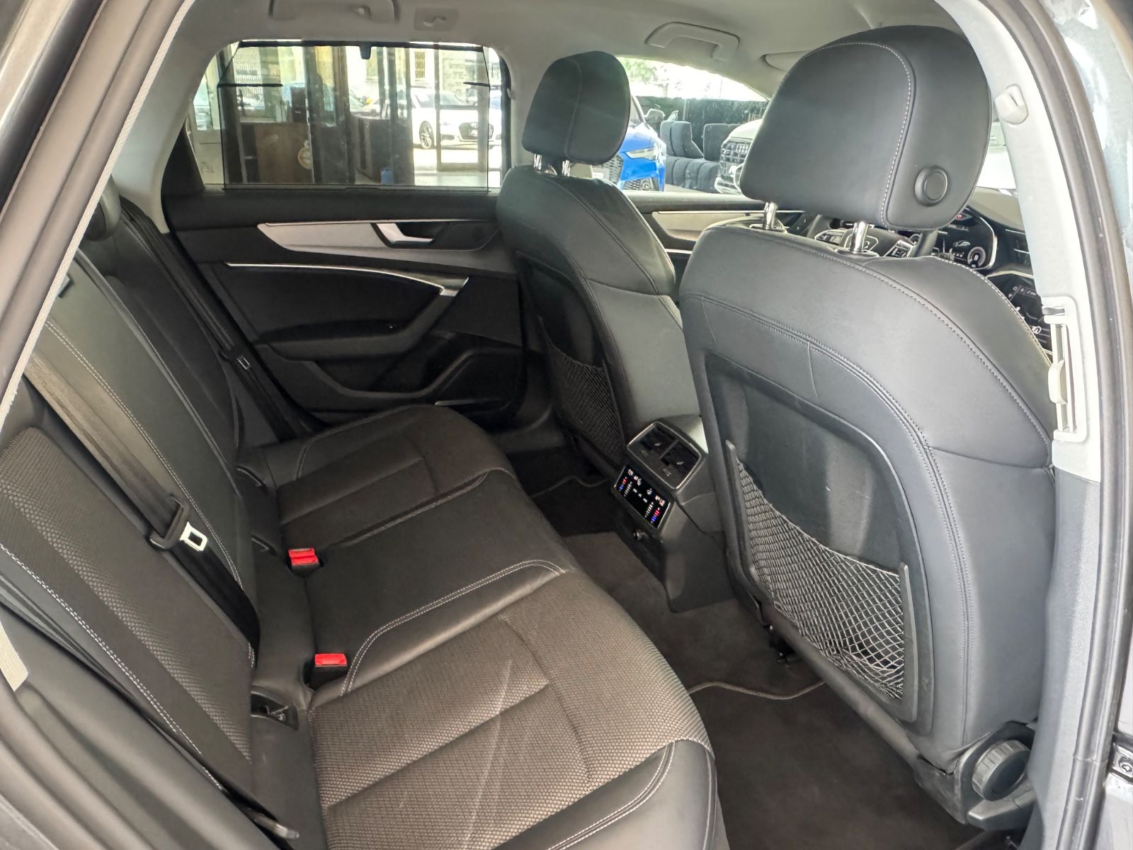 Fahrzeugabbildung Audi A6 55 TFSI e quattro/S-Line/HUD/LED/TeiLeder/360