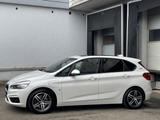 BMW 225 Active Tourer xe Sport Line LED Pano Kamera - BMW mit Hybrid-Antrieb: Tourer Active