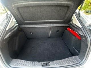 Fahrzeugabbildung Ford Focus Lim. Titanium