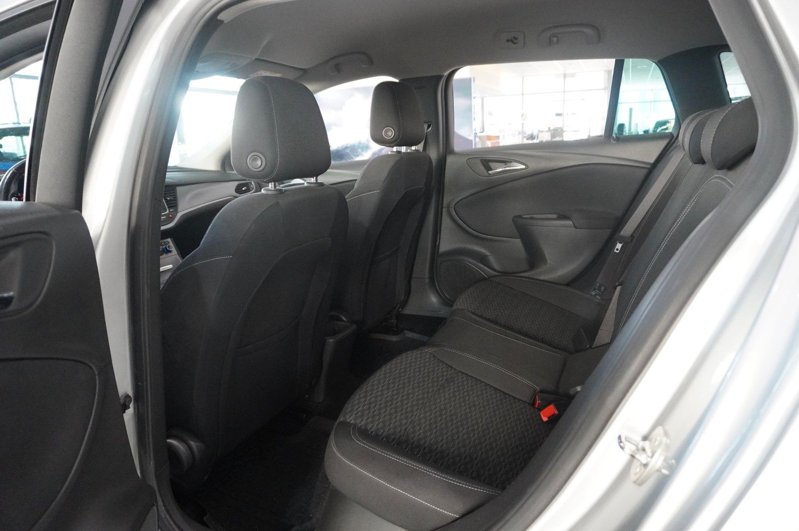 Fahrzeugabbildung Opel Astra K ST 1.0 BUSINESS NAVI/LED/SHZ/TEMP./SPORT