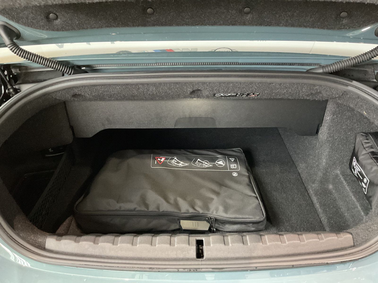 Fahrzeugabbildung BMW M440i xDrive HK HiFi Adap. LED Adap. M Fahrwerk