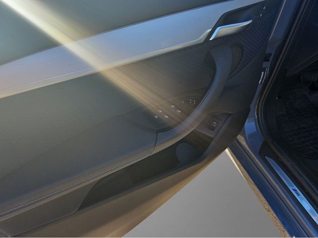 X1 sDrive 18i Automatik M Sport AHK