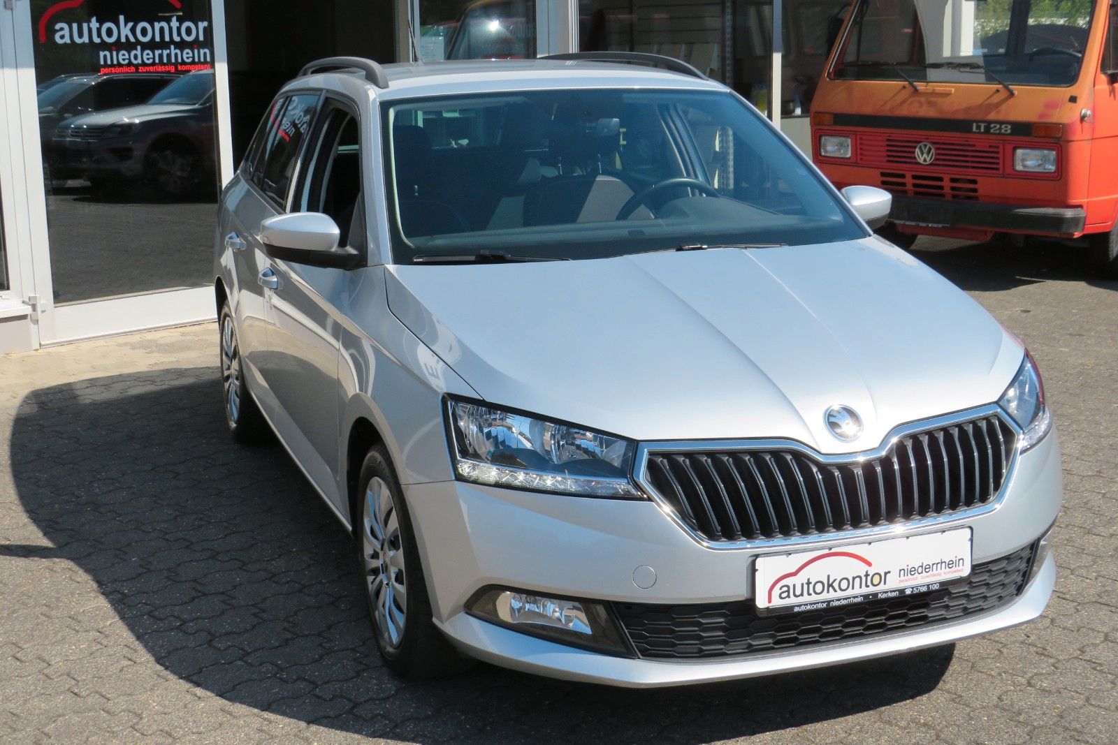 Fahrzeugabbildung SKODA Fabia Combi Ambition PDC NAVI APP SITZH. 1.HD