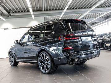BMW X7 - 7