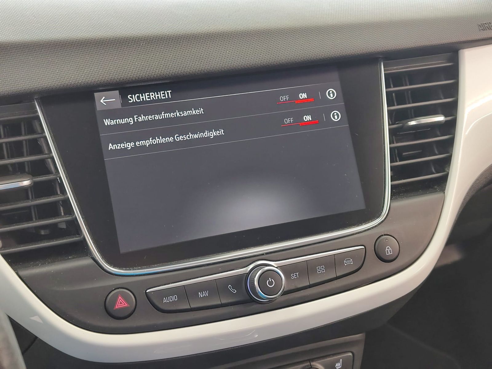 OPEL Crossland X Crossland 1.2 2020 Automatik Navi Parkassistent – Bild 25