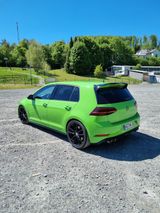 Volkswagen Golf 2.0 TSI DSG 4MOTION R R - Volkswagen Golf: Grün