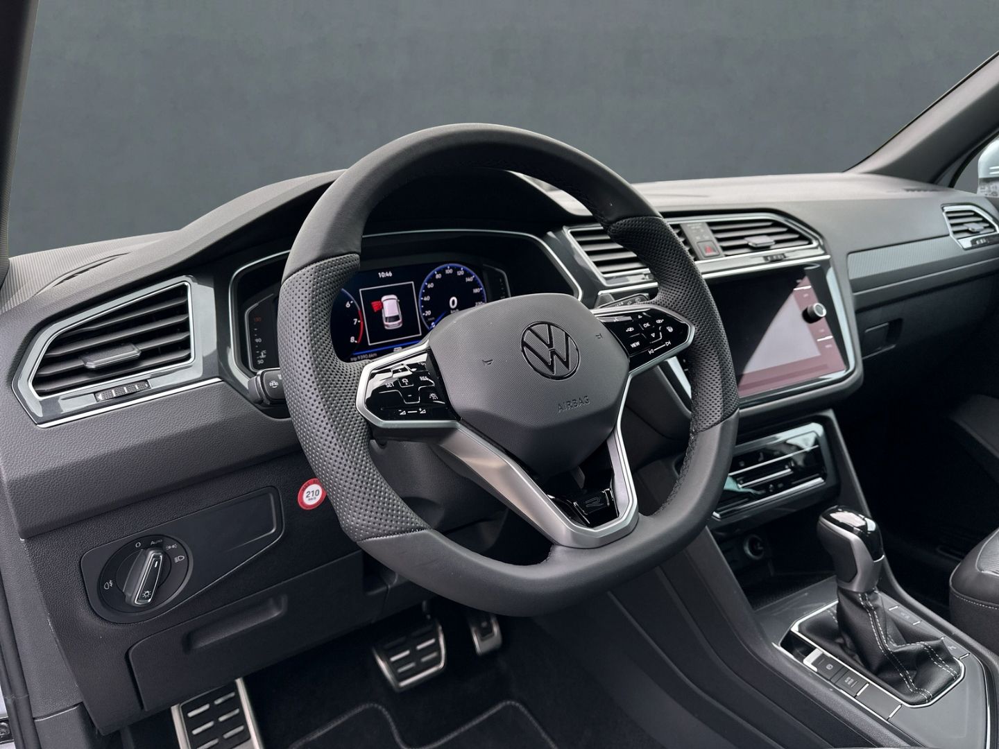 Tiguan R-Line 1.5 TSI BMT  AHK-klappbar Navi Dig
