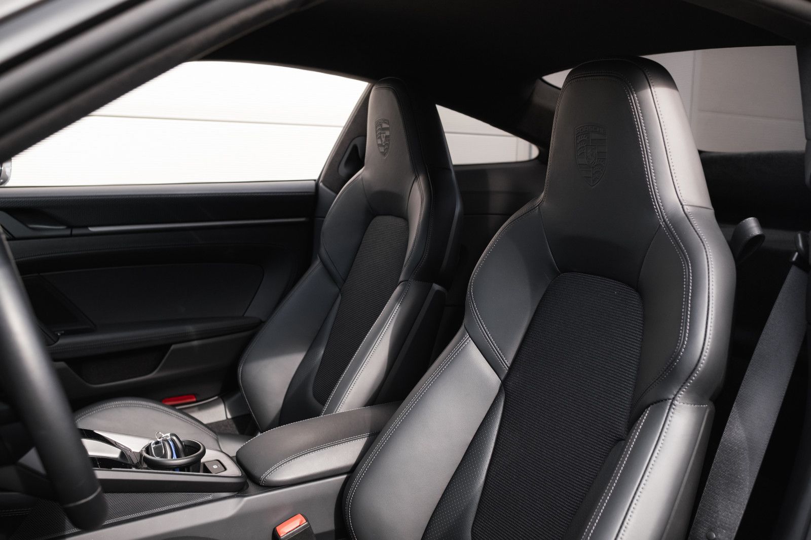 Fahrzeugabbildung Porsche 911/992.1 GT3 Touring-LED-18WegeSitz-Lift-Kamera