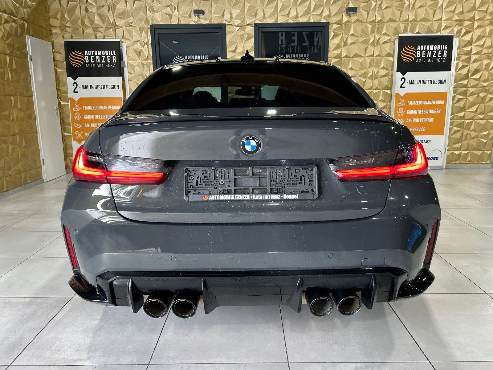 Fahrzeugabbildung BMW M3 M-SPORT CARBON/SCHALTER/HEAD-UP/LIVE-COCKPIT/