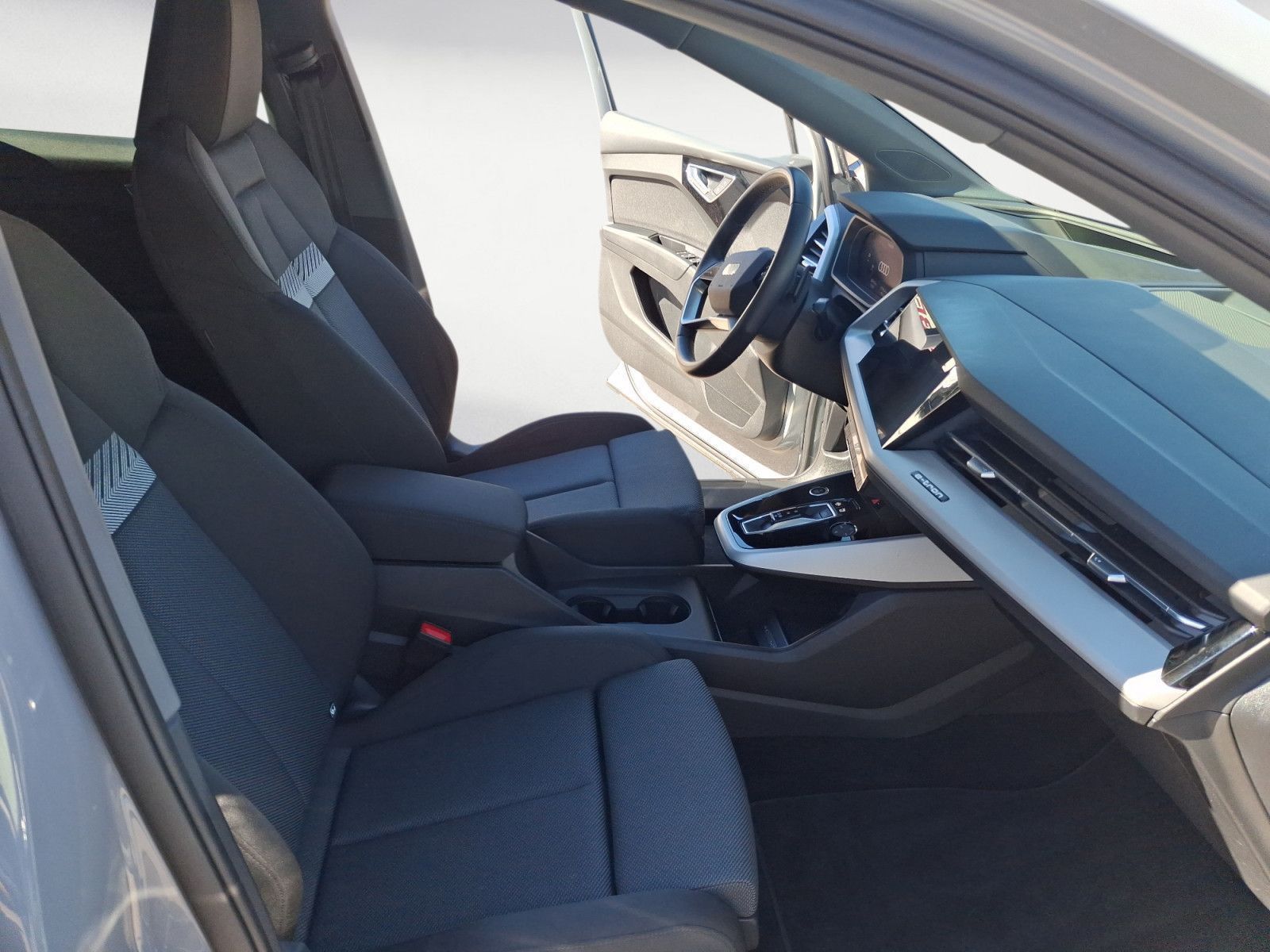 Audi Q4 45 e-tron quattro Sitzheizung Kamera Klima foto 9