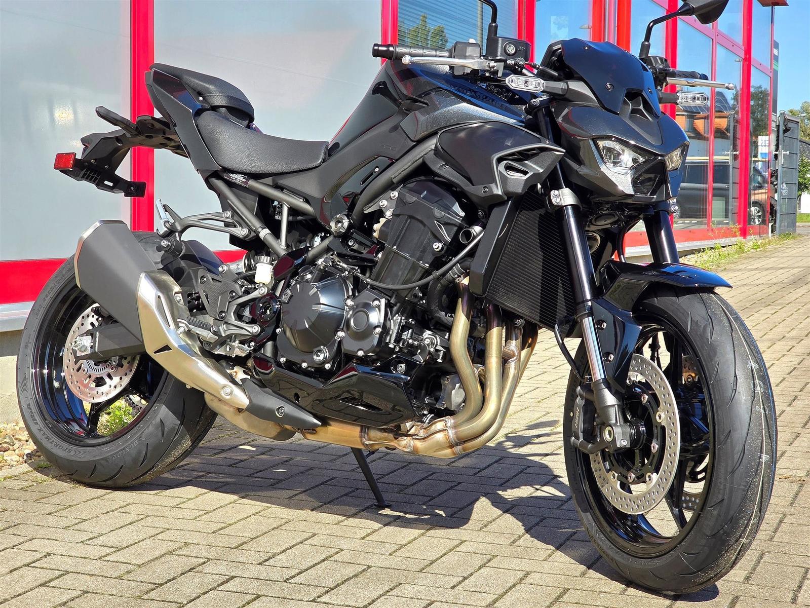 Kawasaki Z900 Modell 2026, sofort verfügbar!