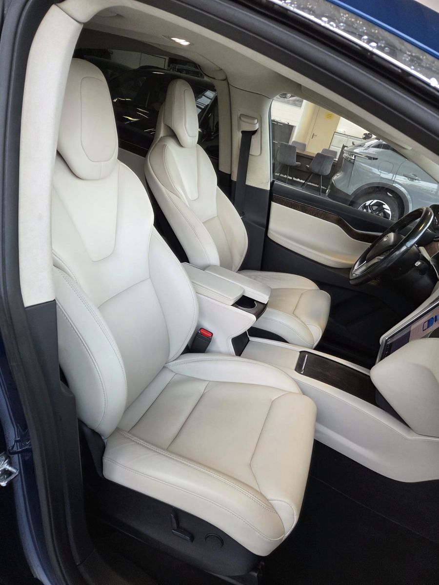 Fahrzeugabbildung Tesla Model X 100 D /AHK abnehmbar