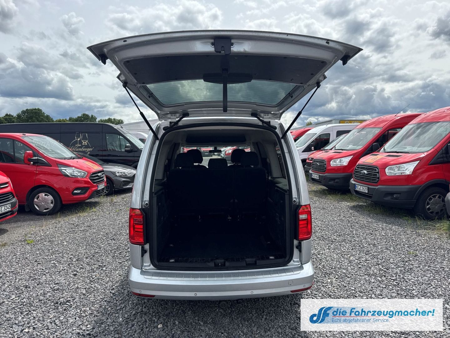 Fahrzeugabbildung Volkswagen Caddy Maxi Trendline BMT Mehrzonenklima *EXPORT