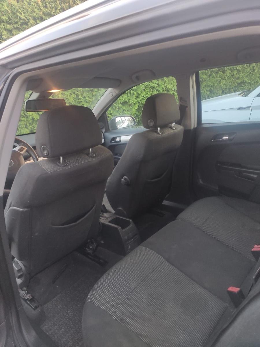 Opel Astra 2006 — photo 9