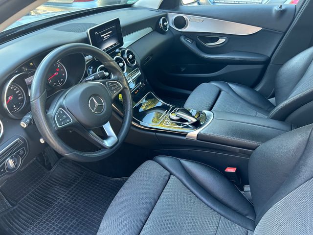 Fahrzeugabbildung Mercedes-Benz C 180 Autom.+Navi+LED+Teilleder+SHZ+BT+PDC