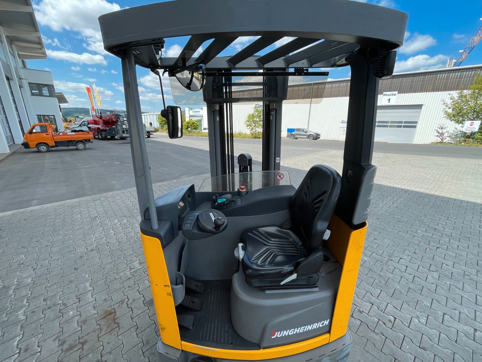 Fahrzeugabbildung Jungheinrich ETV C16 / Triplex 5.72m / SS / nur 2.953h / 2016