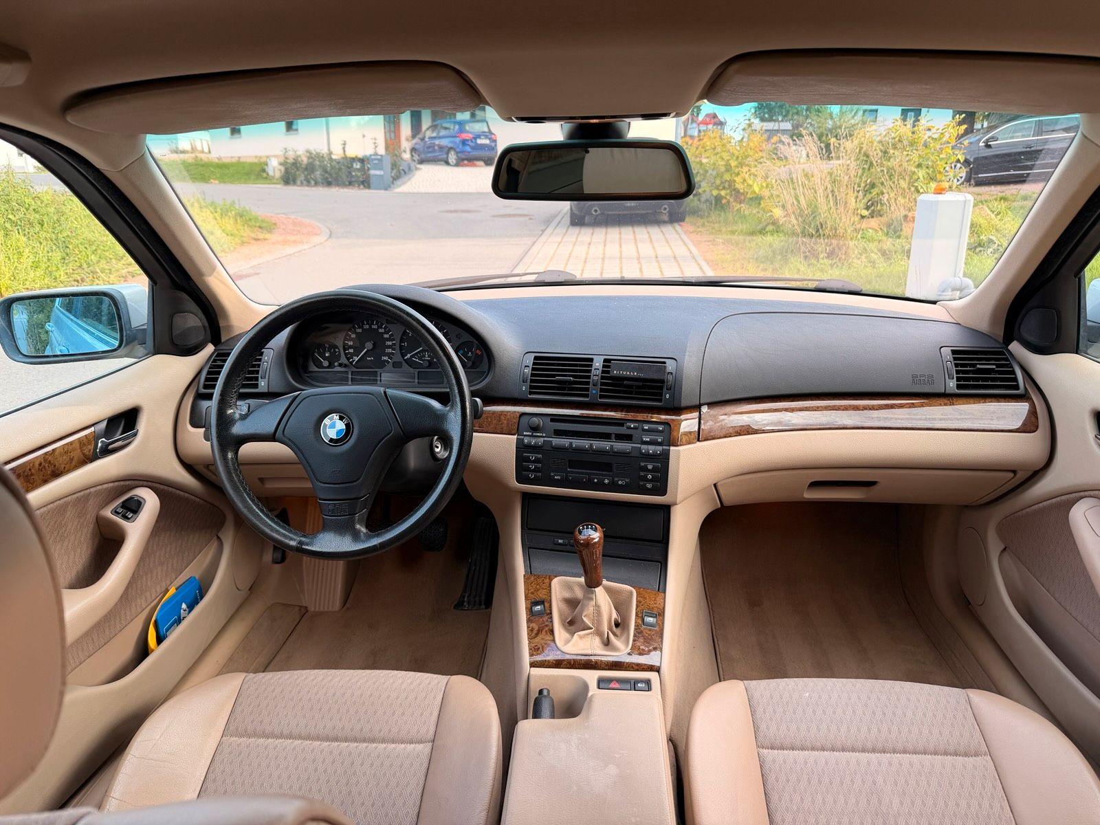 BMW 323