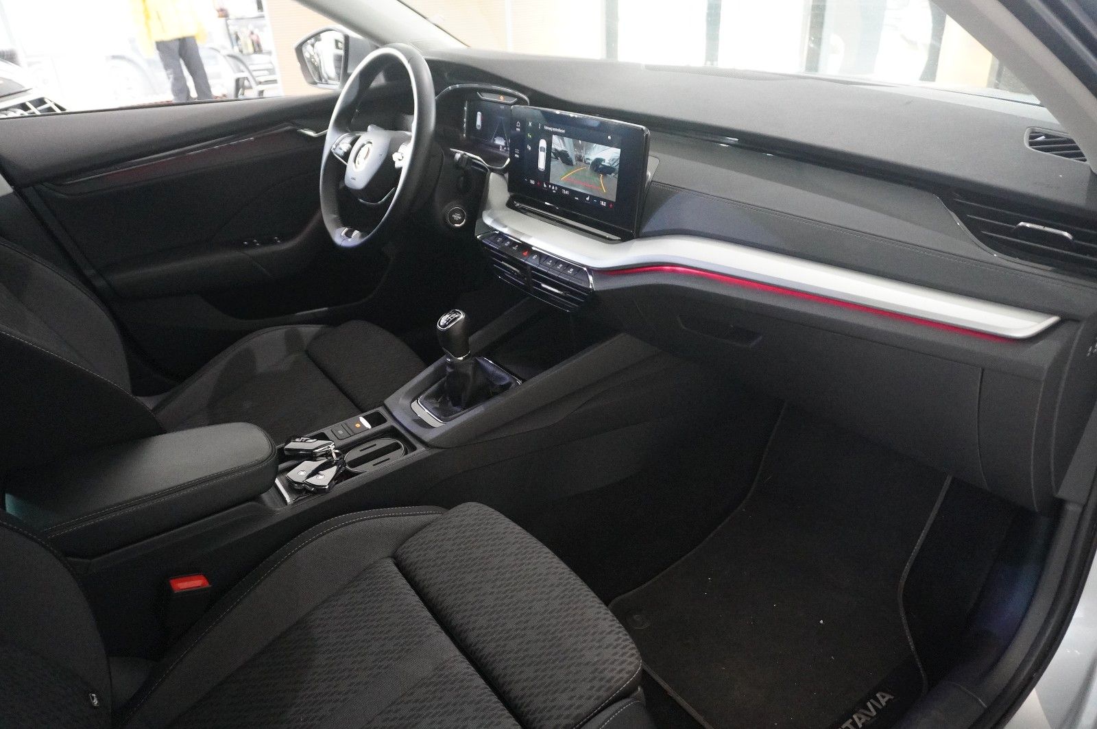 Fahrzeugabbildung SKODA Octavia Combi 2.0 TDI AMBITION NAVI/LED/KAMERA