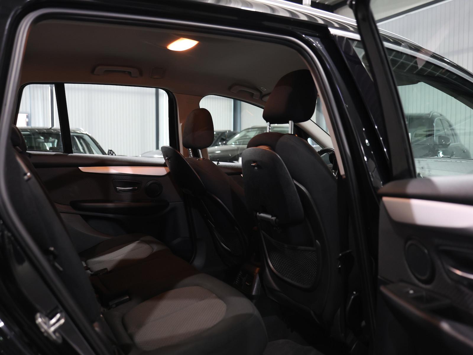 BMW 218 Gran Tourer Advantage / 7-SITZER / LED / AHK