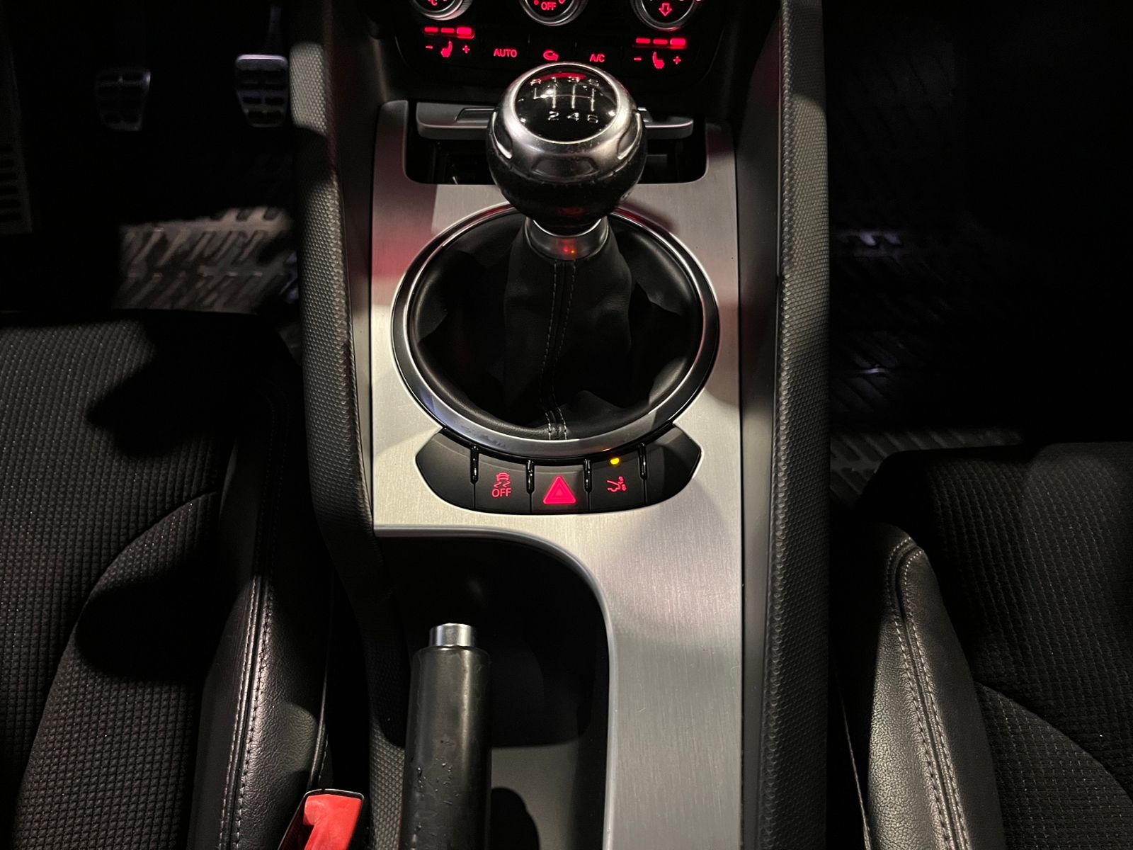 Fahrzeugabbildung Audi TT Coupe 1.8 TFSI S-Line XEN NAV SHZ