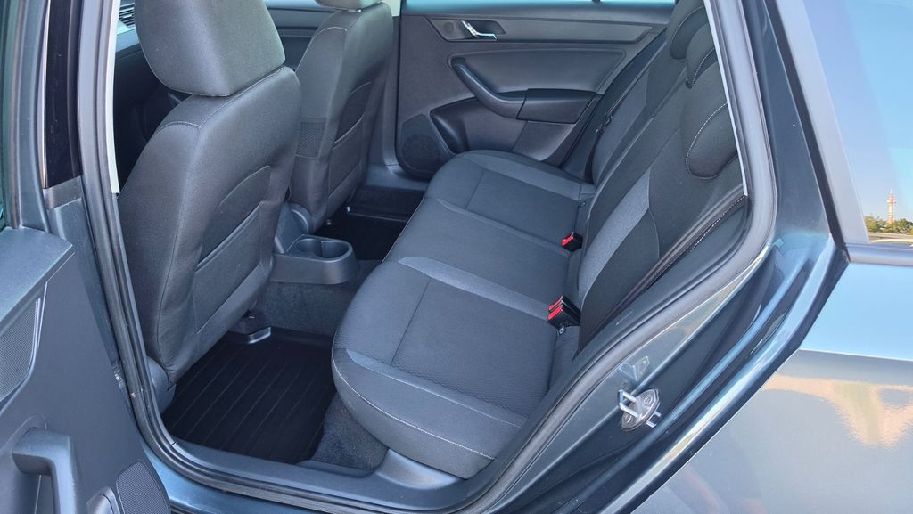 Spaceback 1.2 TSI AHK SHZ PDC Tempomat