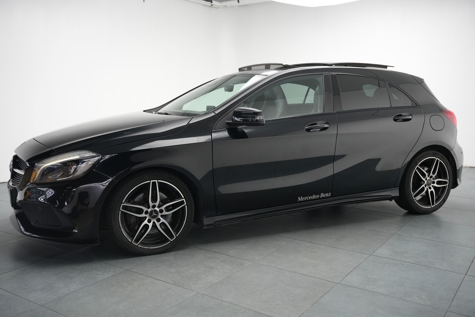 Fahrzeugabbildung Mercedes-Benz A A 220 CDI *AMG-Paket*Automatik*Panorama*SHZ*