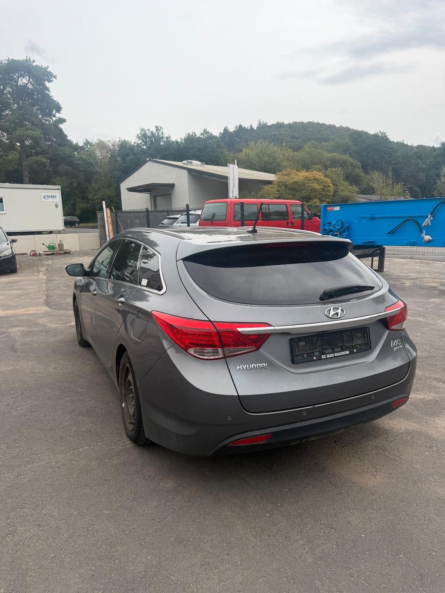 Hyundai i40 2011 — photo 17