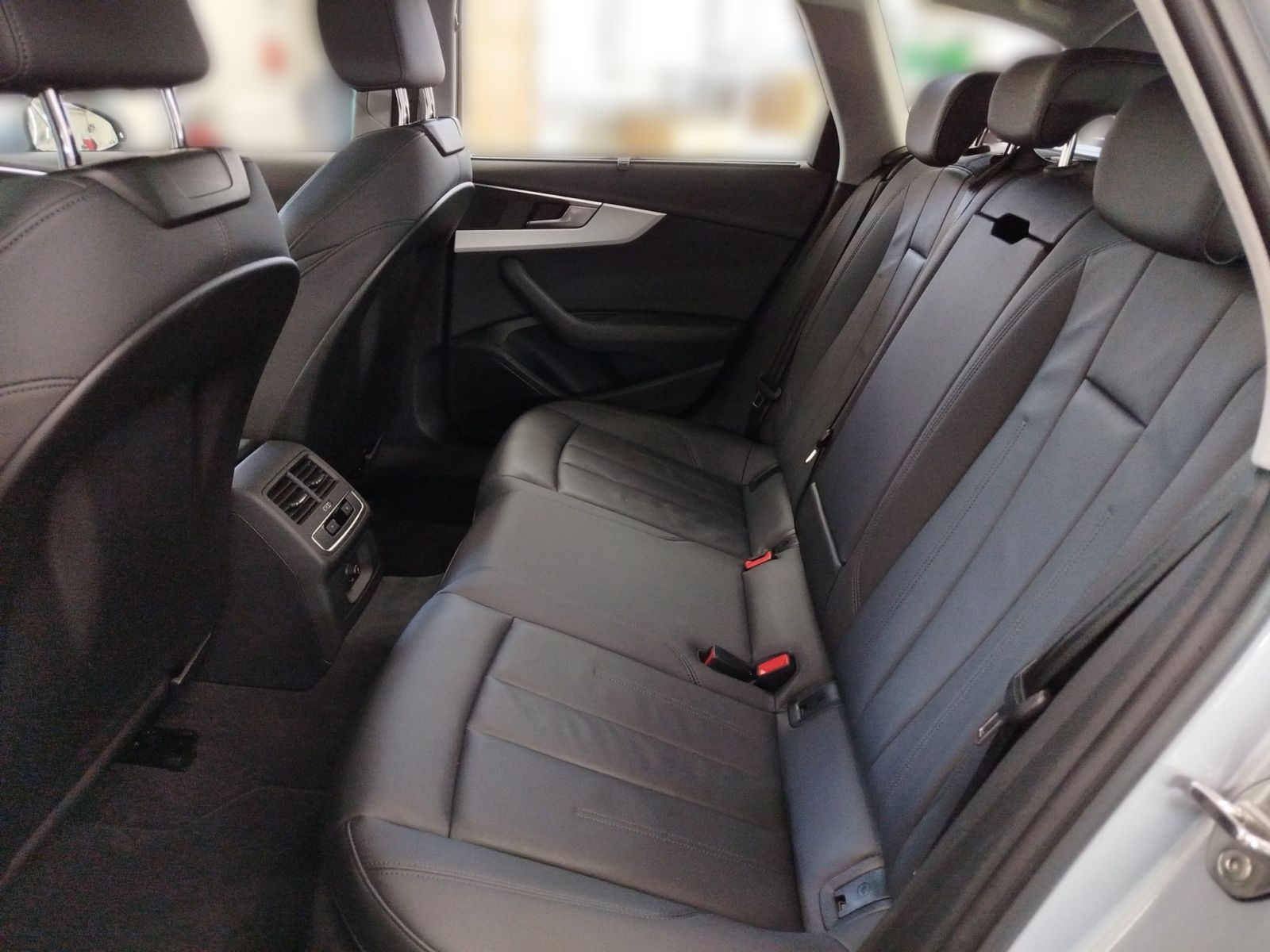 Audi A4 - Bild 10