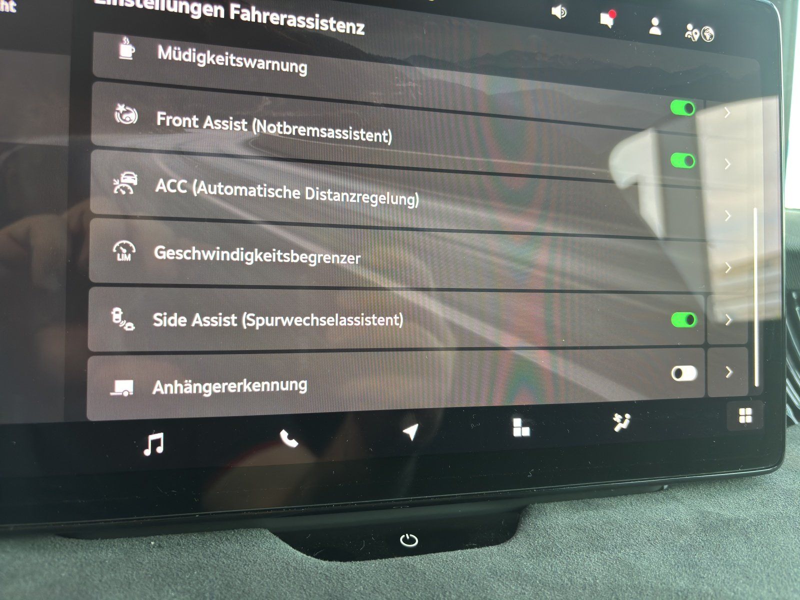 Fahrzeugabbildung SKODA Superb Combi Sportline 2,0 TDI 142 kW DSG 4x4