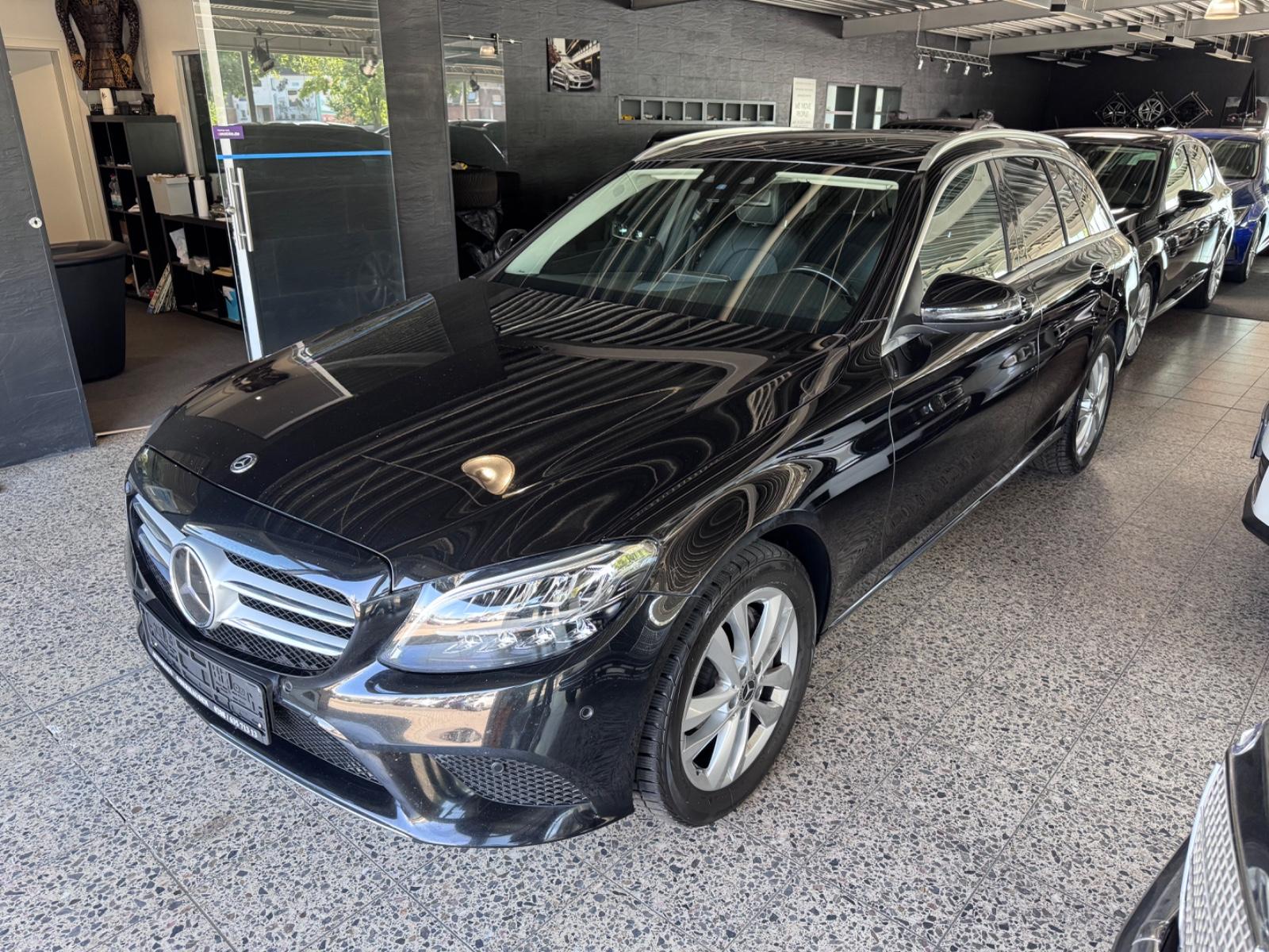 Mercedes-Benz C 220d T 4M*AVANTGARDE*PANO*DISTRONIC*LED*BURMES