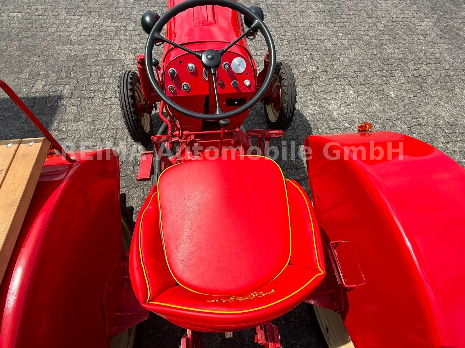 Fahrzeugabbildung Porsche AP 16