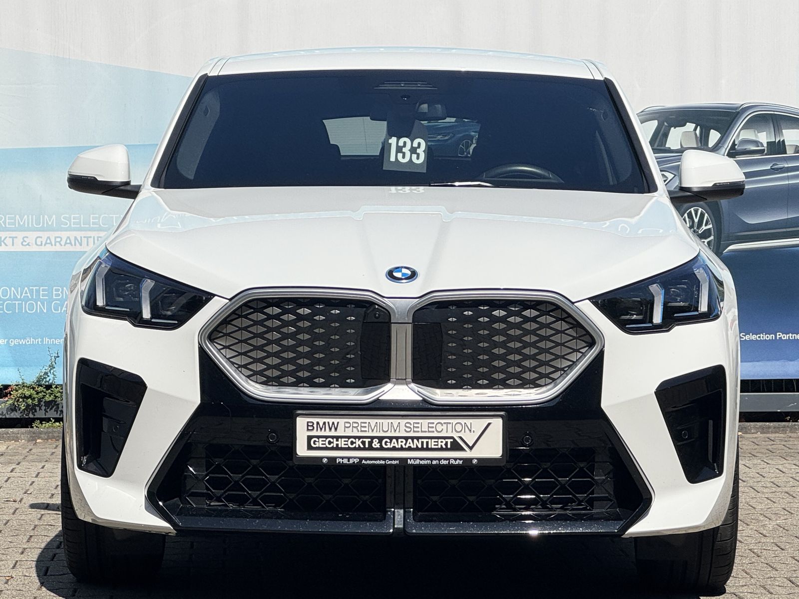 BMW iX2 - Bild 18