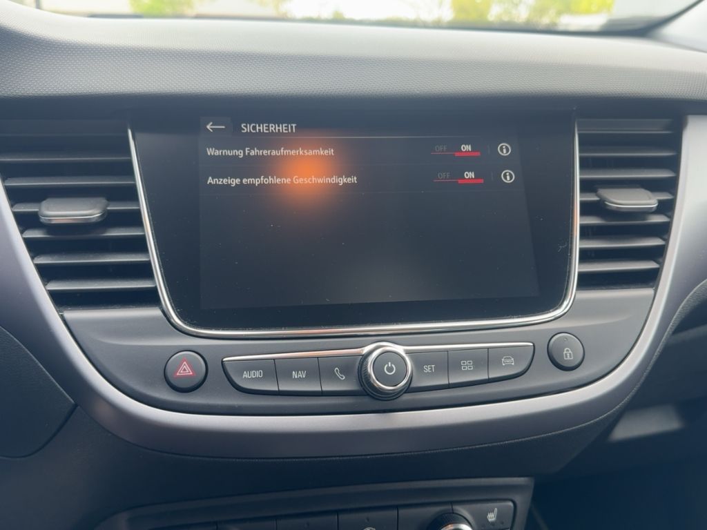 Fahrzeugabbildung Opel Crossland Turbo Enjoy, Allwetterreifen, Navigati