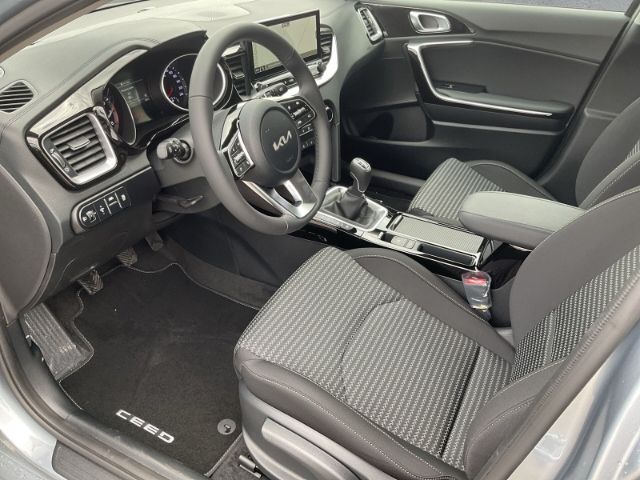 Fahrzeugabbildung Kia Ceed ULTIMATE EDITION 1.0 T-GDI  *STYLE-PAKET*