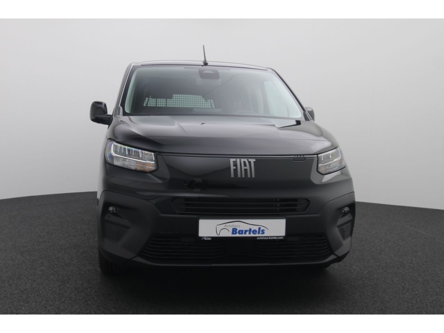 Fahrzeugabbildung Fiat Doblo Kombi L2 1.5 Diesel 96 kW Navigation