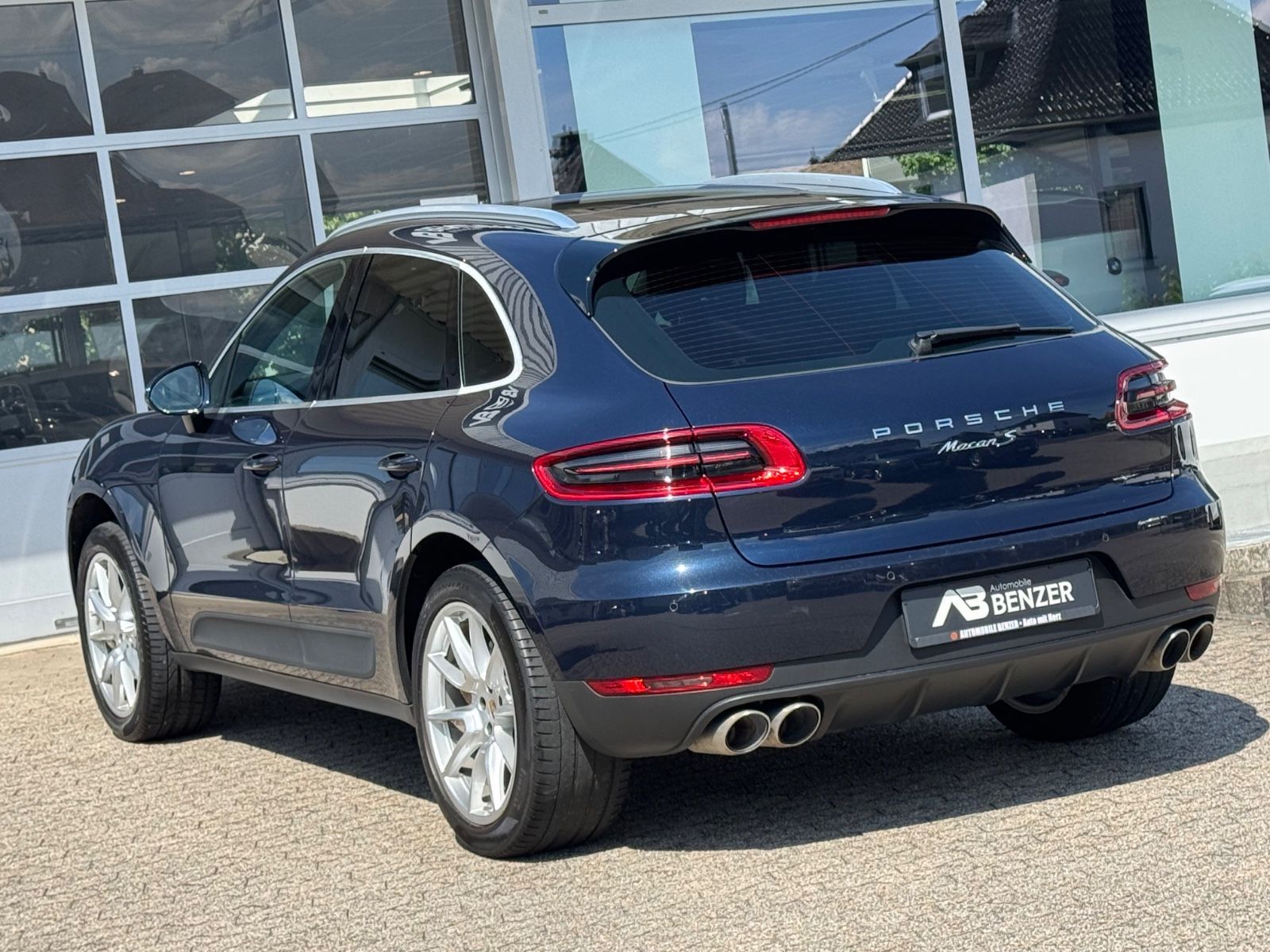 Fahrzeugabbildung Porsche Macan S Diesel/PANO/APPLE/NAVI/PDC/TEMPOMAT/SHZ