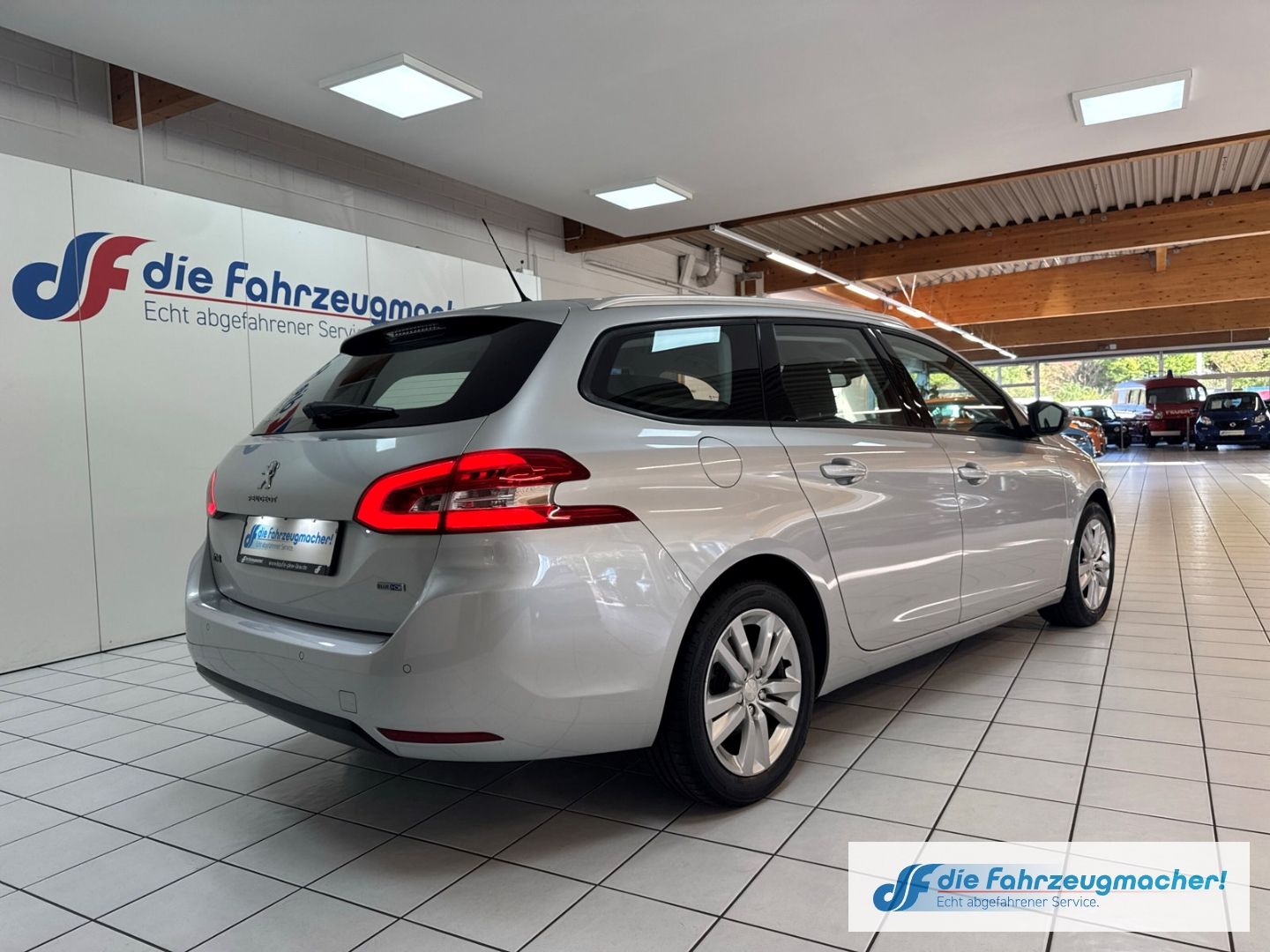 Fahrzeugabbildung Peugeot 308 SW Business-Line 1.6 BlueHDi 120 FAP 2-Zonen