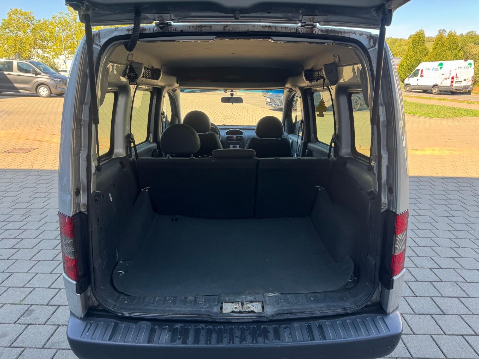Opel Combo 2011 — photo 7