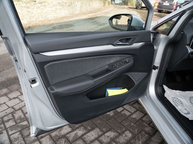 Golf VIII Variant Life TDI Navi AHK ACC Business