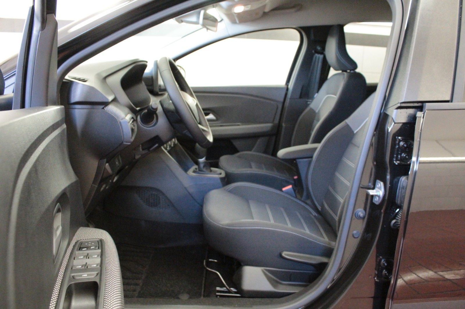 Fahrzeugabbildung Dacia Jogger Hybrid 140 Expression*7-Sitzer*