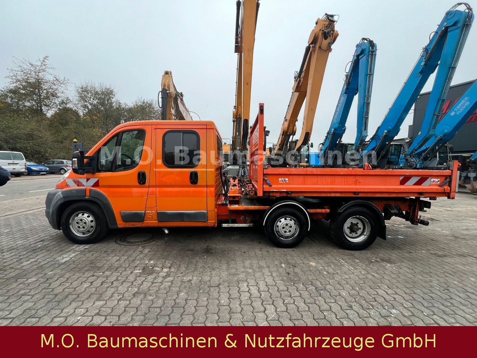 Fahrzeugabbildung Peugeot Boxer / 4x2 / 3 Achser / Kipper /