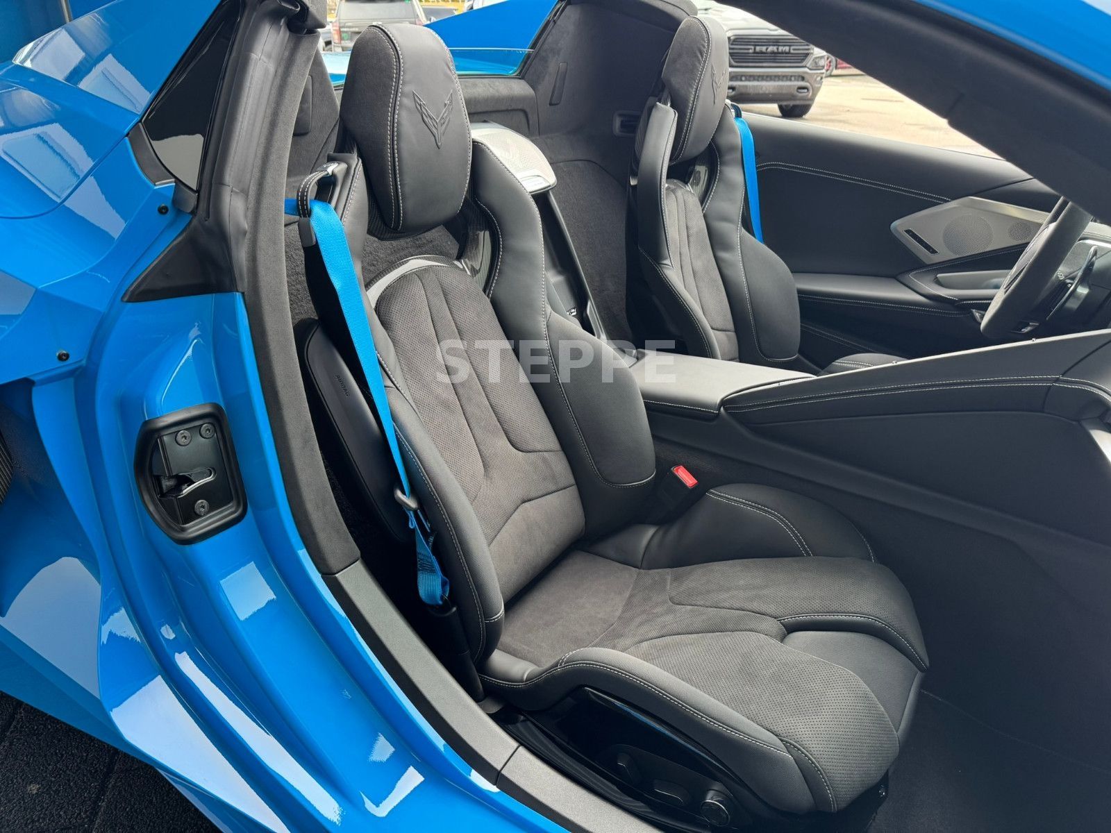 Corvette C8 Stingray Convertible 3LT Europamodell STEPPE