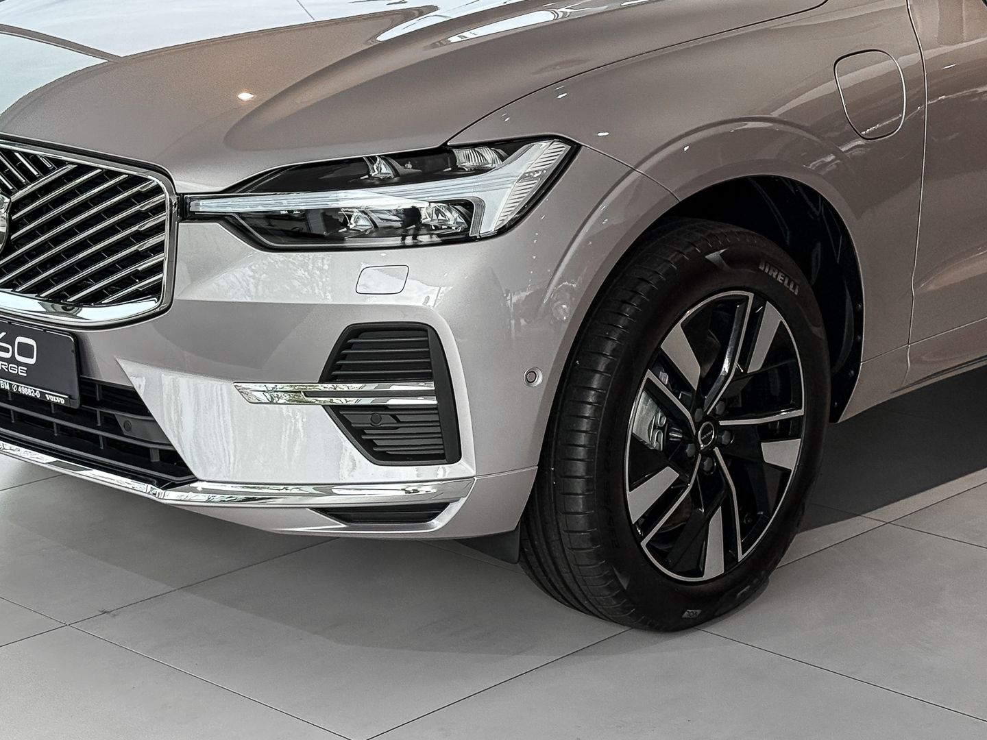 Volvo XC60 T6 AWD Plug-In Hybrid Plus Bright AHK imagem 3