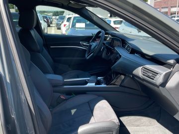 Audi Q8 e-tron - 10