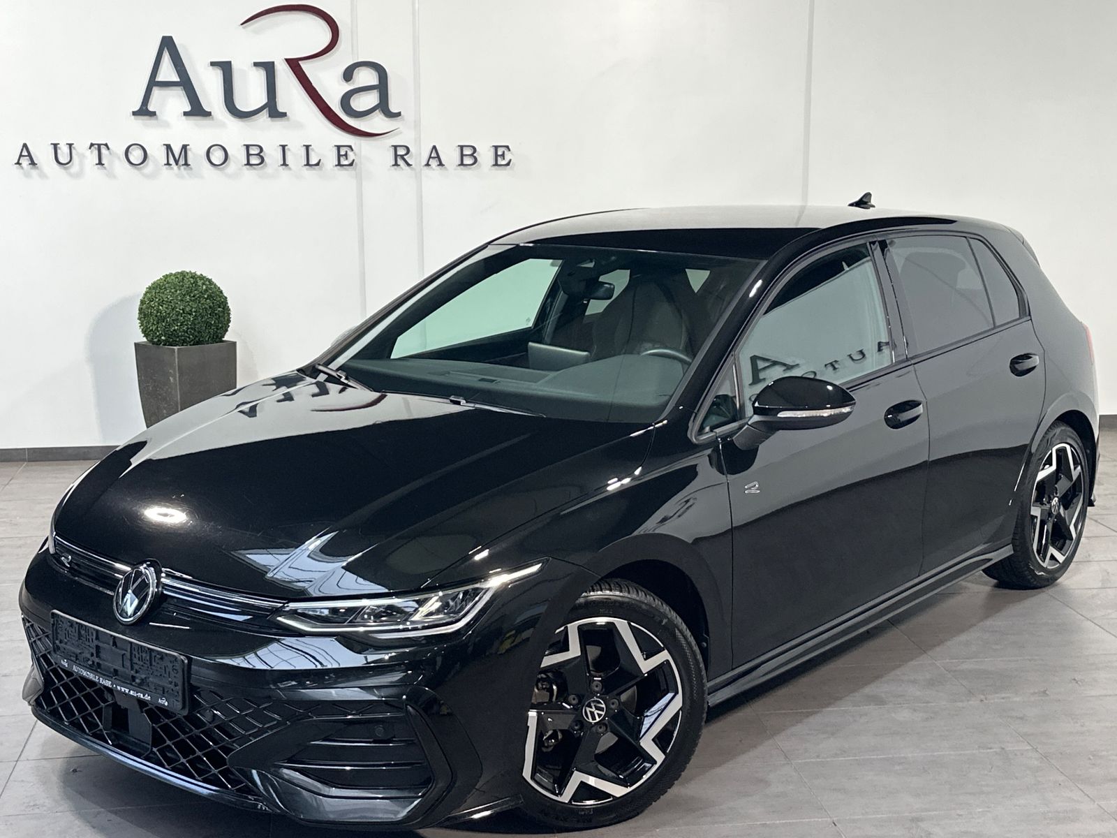 Volkswagen Golf 1.5 eTSI R-Line LED+KAM+SHZ+KEYLESS+17ZOLL imagem 2