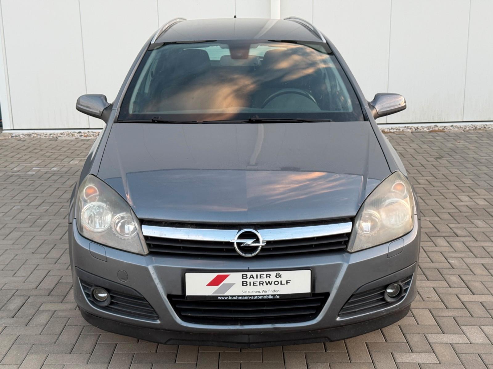 Opel Astra 2006 — вигляд ззаду