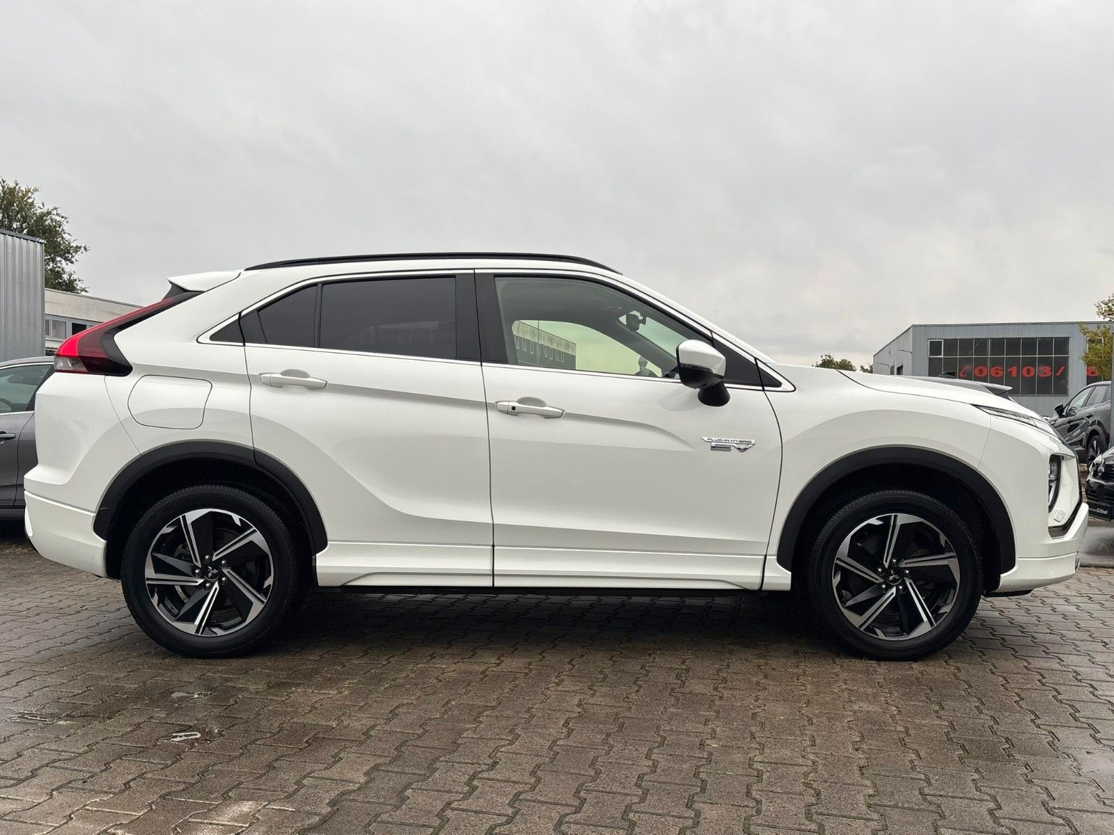 Fahrzeugabbildung Mitsubishi Eclipse Cross PHEV Select
