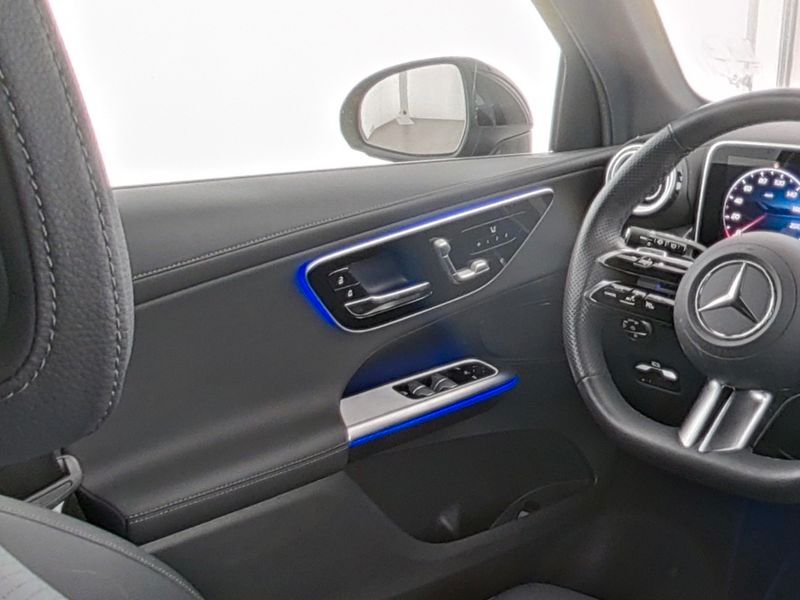 Fahrzeugabbildung Mercedes-Benz GLC 200 4M AMG AHK+Pano+Distr+Totw+Memory+Ambi